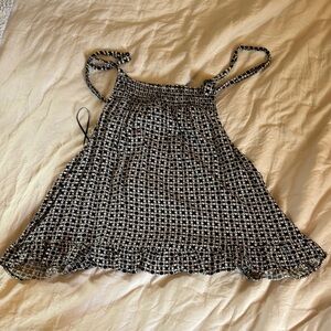 Black and White Patterned Women's crop top